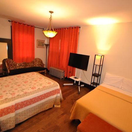 ניוארק Ewr Airport Multilevel Guest House Room With 2-3 Beds מראה חיצוני תמונה